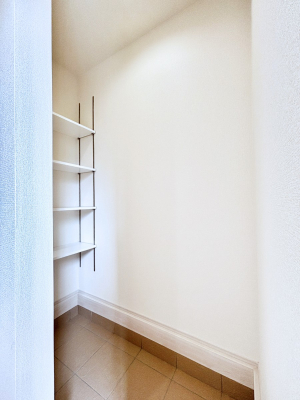 ���[�@���I���������֎��[�X�y�[�X�B�J���x�r�[�J�[�E�O�V�ѓ���Ȃǂ��u����̂ŕ֗��ł��ˁB