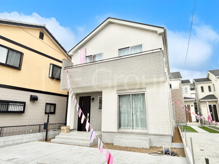 ���n�O�ώʐ^�@�������ꂽ�O�ρA�㎿�ȏZ��Ԃ��L���鎺���͉i�����S���ĉ߂�����Z���ł��B 