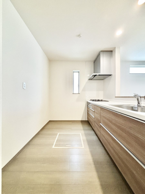 �L�b�`���@�u�₩�ȕ����ʂ蔲����L�b�`���B��������̂Ŗ��邭���C�ɂ��𗧂��܂��B