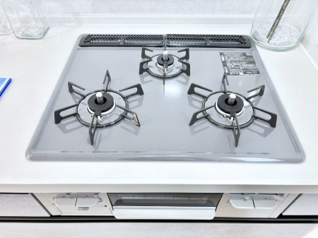 �@2��i�Ԏ�ɂ��j���ԉI���Ƒ��݂�Ȃ̎��]�Ԃ��u����L�X�J�[�X�y�[�X�B