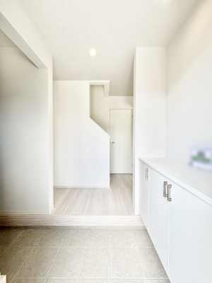 ���ց@���ʔ��͂��Ƒ��̎ʐ^��G�߂̃C���e���A�ŏ���I�Ƃ��ĉ��o�ł��܂�