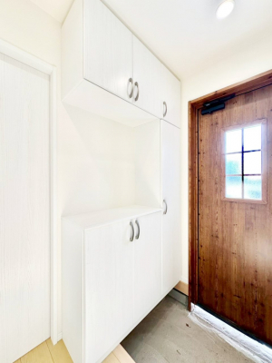 ���ց@���ʔ��͂��Ƒ��̎ʐ^��G�߂̃C���e���A�ŏ���I�Ƃ��ĉ��o�ł��܂�