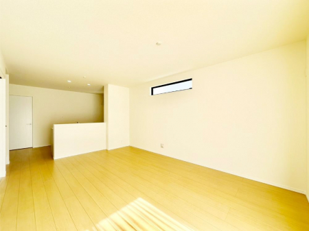 ���r���O�@���Ƒ��̓��₩�Șb�����ŕ�܂�閾�邢���r���O