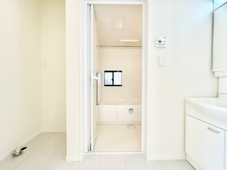 ���̑��@��Ƃ�̂��郉���h���[�X�y�[�X