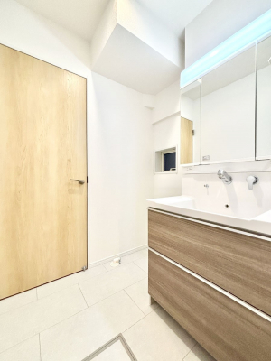 ʑEʏ@邢ʏ͖̐gxxyłႢłB