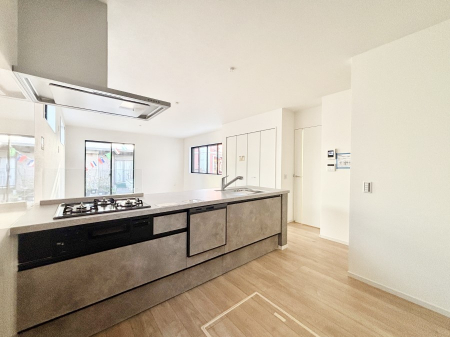 �L�b�`���@�������������I�ɁA�y�����I�V�X�e���L�b�`��  