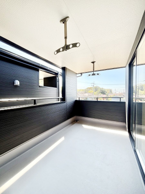 �o���R�j�[�@�}�Ȃ��V�C�̕ω��ɂ����S�ȃC���i�[�o���R�j�[