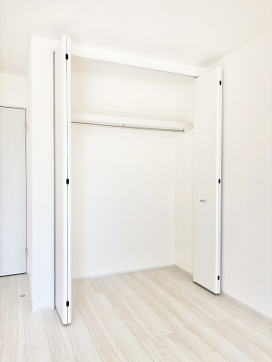 �@�ڂ̑O�����ԏꂾ�ƉJ�̓�����ʂɂ������������������֗��ł���