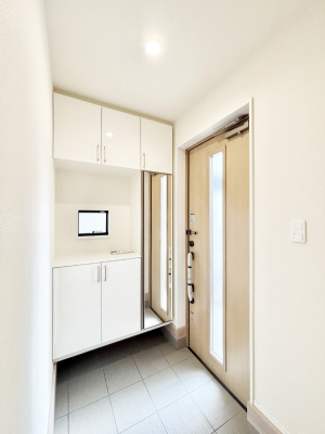 ���ց@���ʔ��͂��Ƒ��̎ʐ^��G�߂̃C���e���A�ŏ���I�Ƃ��ĉ��o�ł��܂�