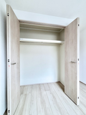 ���[�@�m���̃N���[�[�b�g�B���s��������̂Ō���̈ߗނ�����������܂�܂��B