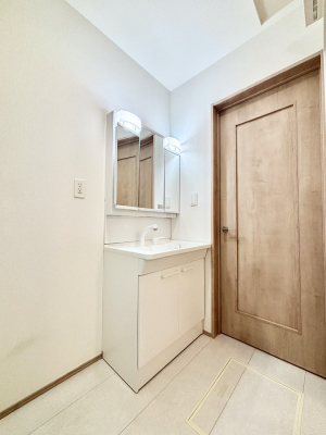 ���̑��@�L�X�Ƃ�Ƃ�̂��郉���h���[�X�y�[�X�B  