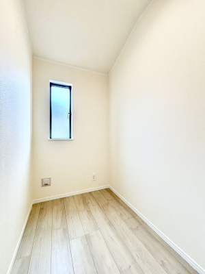 ���̑����ρ@�����Ղ�̔[�˃X�y�[�X�ŉ��K�ɕ�点����   