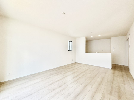 ���r���O�@���Ƒ��̓��₩�Șb�����ŕ�܂�閾�邢���r���O