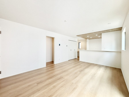 ���r���O�@���R������荞�܂�A�Ƒ��c���̏ꏊ�𖾂邭���o