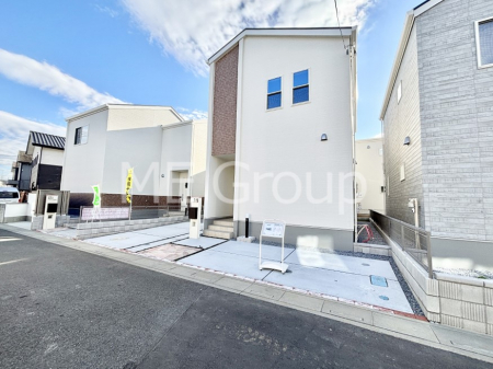 ���n�O�ώʐ^�@�������ꂽ�O�ρA�㎿�ȏZ��Ԃ��L���鎺���͉i�����S���ĉ߂�����Z���ł��B 