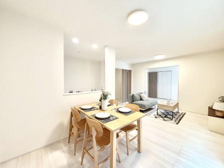 ���r���O�@�Z�ޕ��̌��������o�����A�C���e���A���l����̂��y���݂ȃ��r���O�ł��I 