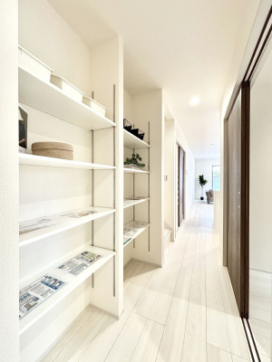 ���̑����ρ@�L�����[�B�|�������G�߂̏��������[���邱�Ƃ��ł��܂��B