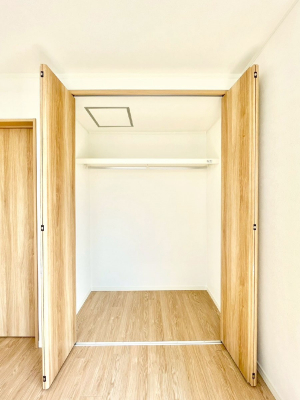 ���[�@�����Ղ�̎��[�X�y�[�X�ŉ��K�ɕ�点���� 