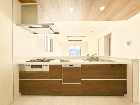 �L�b�`���@�������������I�ɁA�y�����I�V�X�e���L�b�`��  