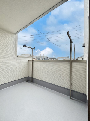 �o���R�j�[�@�C���i�[�o���R�j�[�Ȃ̂ŉJ�ł����󕨂����������o���āA���ʂ�������̂Ŋ������ǂ��A�������X�y�[�X�Ƃ��ďd�󂵂܂��B 