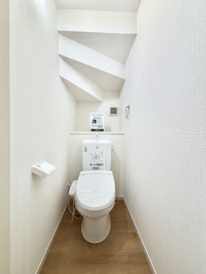 �g�C���@�g�C����1�K��2�K���ꂼ��ɔz�u����Ă��ĂƂĂ��֗��ł��B 