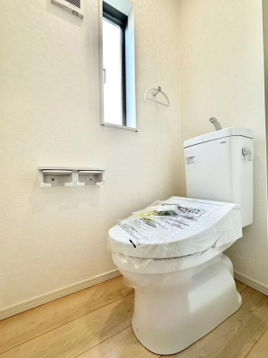 �g�C���@�g�C����1�K��2�K���ꂼ��ɔz�u����Ă��ĂƂĂ��֗��ł��B 