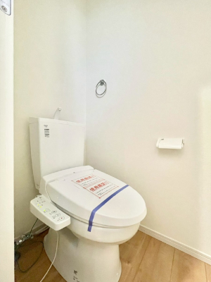 �g�C���@�g�C����1�K��2�K���ꂼ��ɔz�u����Ă��ĂƂĂ��֗��ł��B 