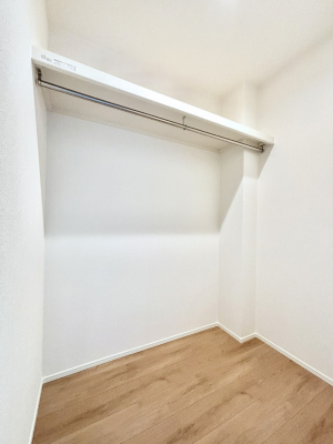 ̑@EH[NCN[[bgtŐԂLpł܂B