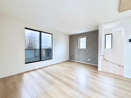 ̑ρ@Ƒ̏Ί炪RƐ܂ĂAȕ͋C̃_CjOɎdオĂ܂ 