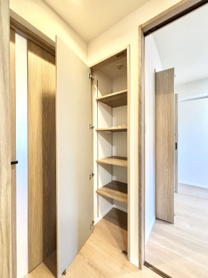 ���̑����ρ@�L�����[�B�|�������G�߂̏��������[���邱�Ƃ��ł��܂��B