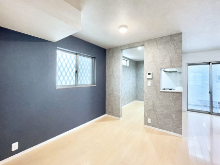 ̑ρ@Ƒ̏Ί炪RƐ܂ĂAȕ͋C̃_CjOɎdオĂ܂B