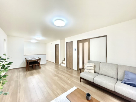 ���r���O�@�Z�ޕ��̌��������o�����A�C���e���A���l����̂��y���݂ȃ��r���O�ł��I 