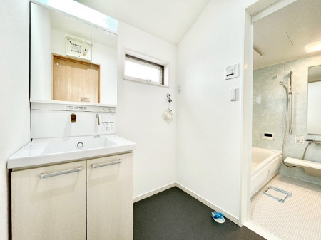 ʑEʏ@Ƃ̐ʃXy[XŒ̐gxxX[Y