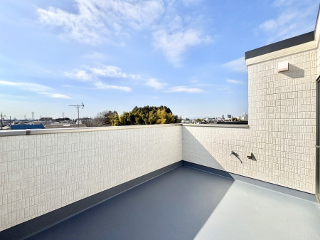 �o���R�j�[�@�X�J�C�o���R�j�[�B���߂��ǂ��A�傫�Ȑ��󕨂��L���Ċ����܂��B