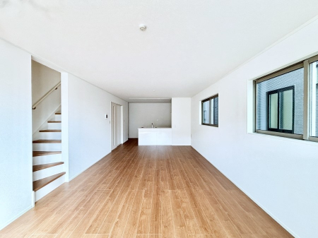 ���̑����ρ@�Ƒ��̏Ί炪���R�Ɛ��܂�Ă���A����ȕ��͋C�̃_�C�j���O�Ɏd�オ���Ă��܂� 