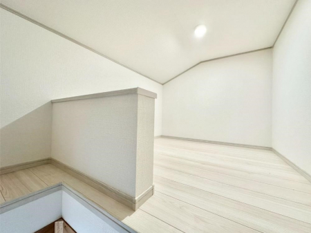 ���[�@���������[�́A�G�߂̃C�x���g�p�i��~���̕z�c�Ȃǈꎞ�I�ɂ��܂��ꏊ�Ƃ��ĕ֗��ł��B 