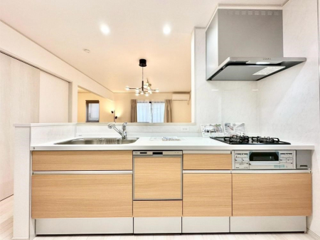 �L�b�`���@���r���O�����n����l�C�̃J�E���^�[�L�b�`���B �Ƒ��������Ȃ���Ǝ������邱�Ƃ��ł��܂��B