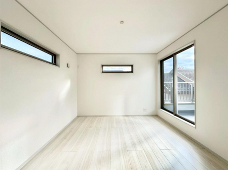 ���̑����ρ@�o���R�j�[���J�������v���X���Ă����O�ʍ̌��̖��邢�m��  