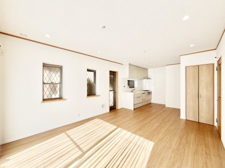 rO@Ƒ̓₩Șbŕ܂閾邢rO