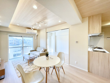 ̑ρ@傫ȑ炽Ղ̗zƕ郊rO  