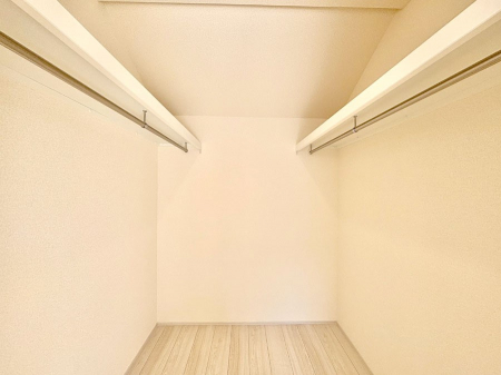 ̑@EH[NCN[[bgtŐԂLpł܂B