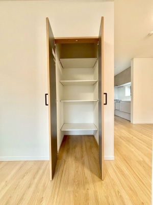 ̑ρ@rO[BɎ[ƕW܂LDKXbLЕtłˁB  