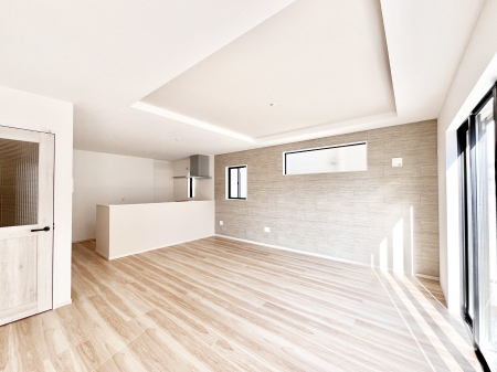 ���r���O�@���Ƒ��̓��₩�Șb�����ŕ�܂�閾�邢���r���O