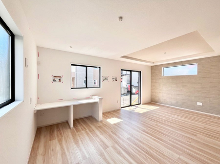 ���r���O�@�Z�ޕ��̌��������o�����A�C���e���A���l����̂��y���݂ȃ��r���O�ł��I 