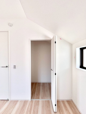 ���[�@�����Ղ�̎��[�X�y�[�X�ŉ��K�ɕ�点���� 