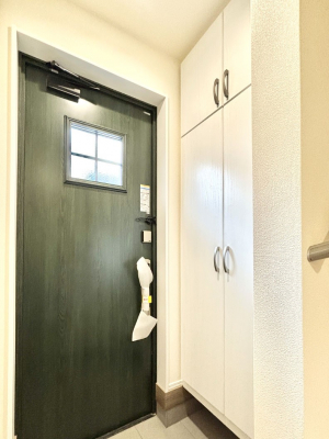 ���̑����ρ@�����Ղ���[�ł���V���[�Y�{�b�N�X�ŉƑ��S���̌C���A���ւ�������B  