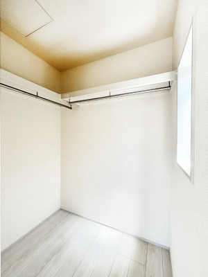 ���̑��@�G�߂̈ߗނ��X�b�L�����[�I��e�ʂ̎��[�͂����͓I��WIC�t���ł��B