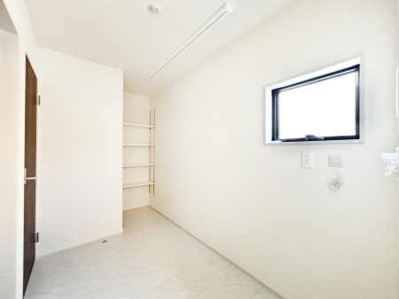 ���̑��@����������z���C�g�J���[����Ƃ��������h���[�X�y�[�X