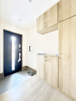 ���ց@�K���X�X���b�g�̓��������փh�A�������Ɍ���͂��Ă���܂�