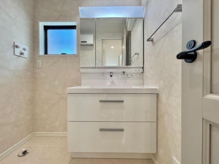 ʑEʏ@X^COɕ֗ȎOʋ~[LrlbgōׂXbL